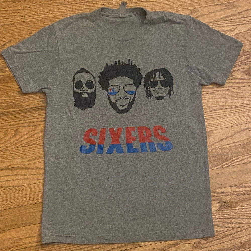 76ers t-shirt size XS
